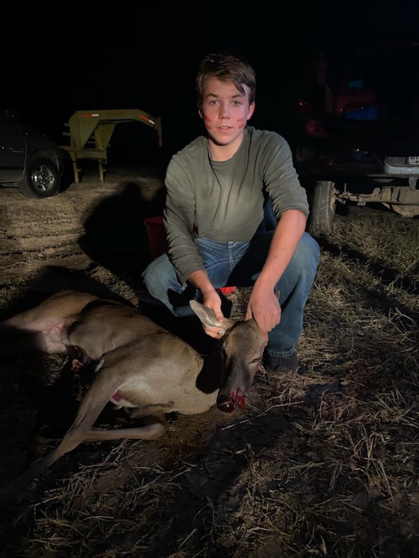 sawyer_ridner1's tweet photo. Little brother got his first deer tonight, me and @LaneGilbert7  couldn’t be more proud https://t.co/zNyYL7cf2y