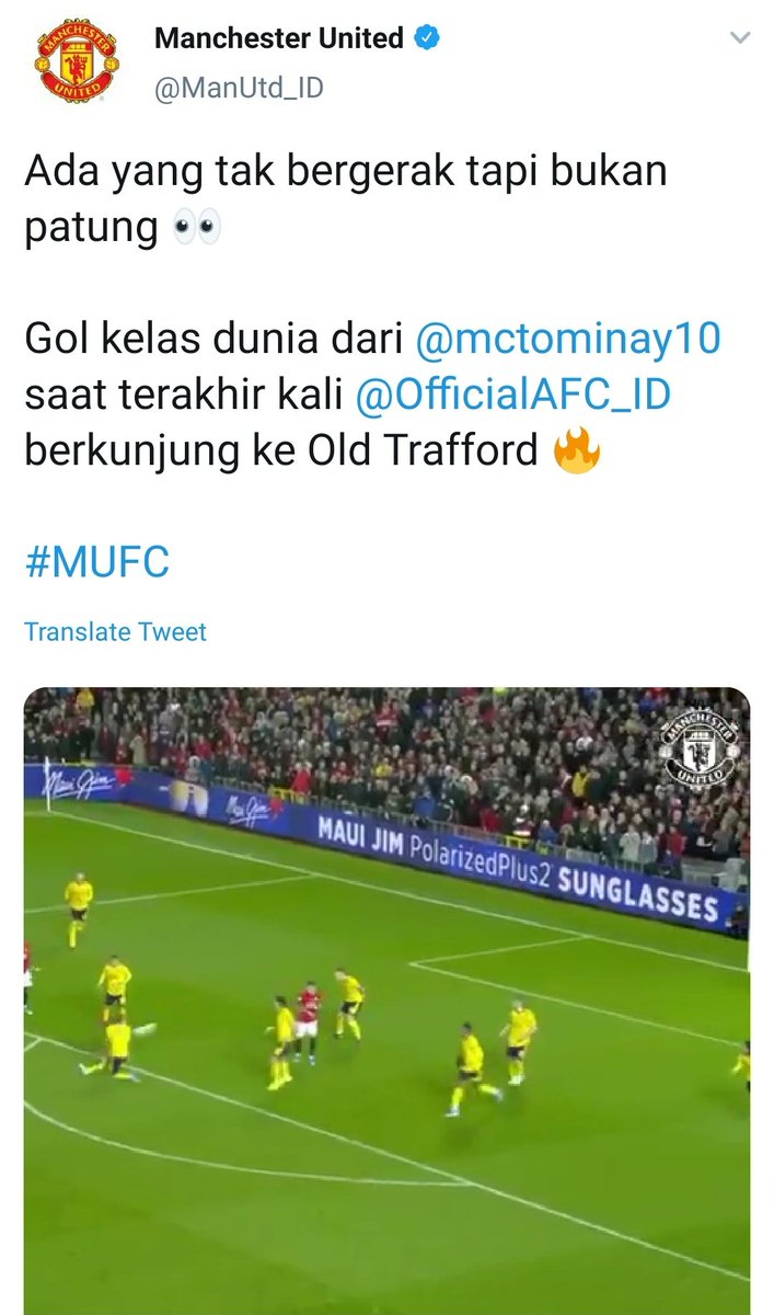 Ini menarik.

Akun resmi tim gede tapi nggak paham taktik dasar komunikasi. 

Sebetulnya, kalau mau sombong yg berkelas dgn medium humor, hal pertama yg harus dihindari adalah menghina dan melecehkan lawan.

Mungkin karena masih tim papan bawah, jadinya memilih jalan receh..