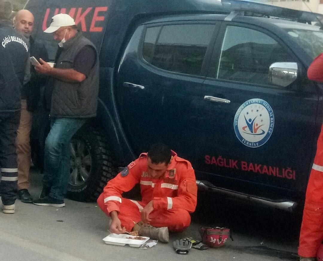 İYİ Kİ VARSINIZ 
#umutvar #izmirdepreminde