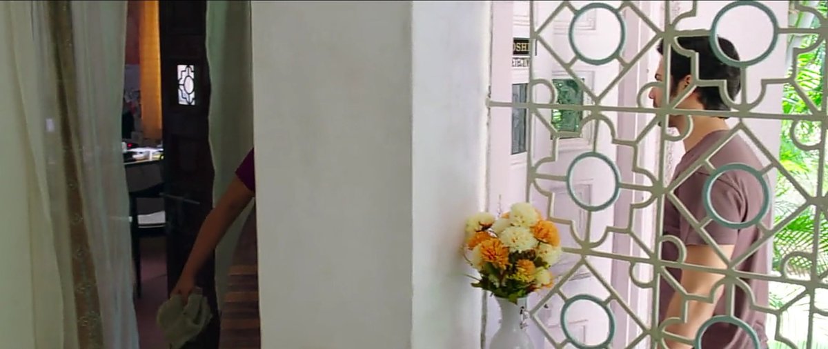 When Raghav reaches Mrs. Joshi's residence there is a bunch of orange and off white flowers kept near the window hinting everything is normal and nothing shady is going to happen @Varun_dvn