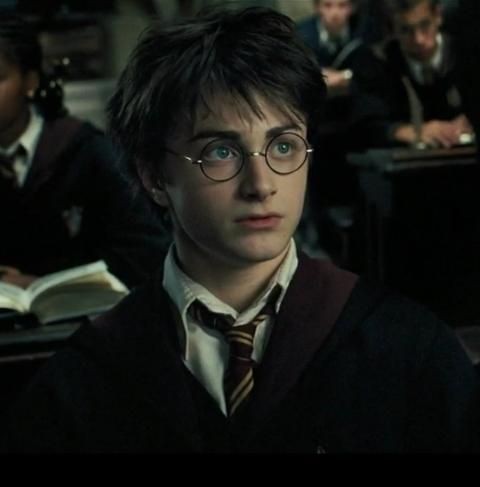 littlemvoony's tweet photo. HARRY POTTER - BISEXUAL

-che ve lo dico a fare
-ha avuto una crush potente per cedric
-e nulla canon https://t.co/DZpTsCkQkh