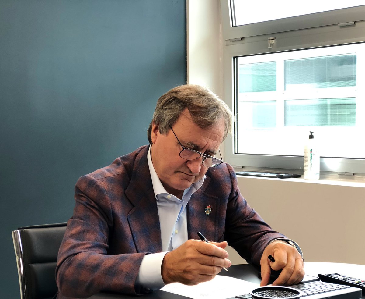 Colgo l'occasione per richiedere che si lavori seriamente per portare a #Venezia un’agenzia internazionale per lo studio dei cambiamenti climatici e i rischi annessi. 

Uno strumento per raccontare le nostre esperienze ad altri luoghi in sofferenza ambientale. 

#ESREL2020
