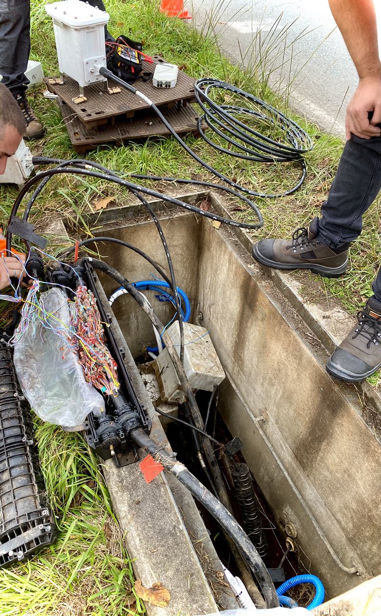 C’est parti pour du #RenfortTerrain ! Quelle magnifique #Immersion terrain, pour l’alternant présent ce jour, afin de changer un pot Siemens ! L’#Apprentissage et le #Partage des connaissances au cœur du terrain ! #ESF #ToujoursPrésent <a href="/plarcher33/">Pascal</a> <a href="/olivierdefosse/">Olivier Defosse</a>  <a href="/OrangeNvAquit/">Orange Nouvelle Aquitaine</a>