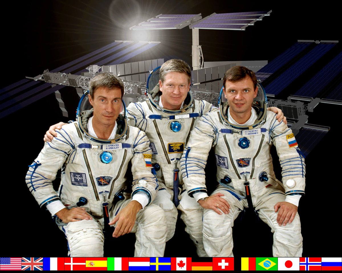monicaognitanto's tweet photo. da sinistra a destra, #SergeiKrikalev, #BillShepherd, e #YuriGidzenko..
➡️➡️ #Expedition1 ➡️➡️ #ISS https://t.co/gJrxAnvxup