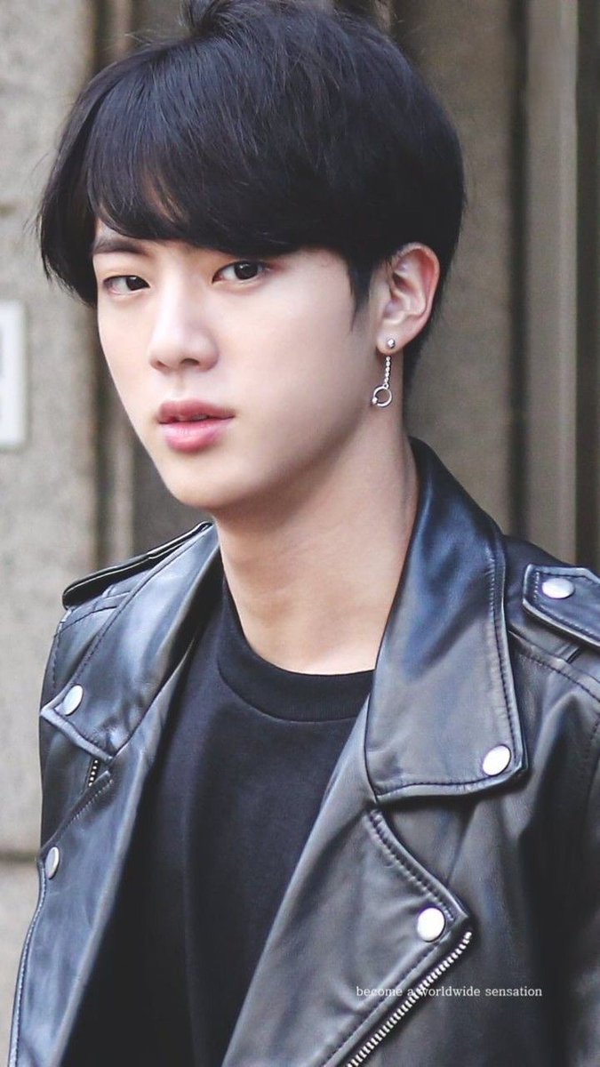 BTS in leather: a thread, because it's one of my favorite things.