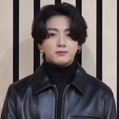 BTS in leather: a thread, because it's one of my favorite things.