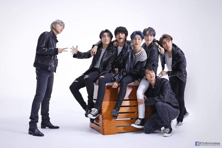 BTS in leather: a thread, because it's one of my favorite things.