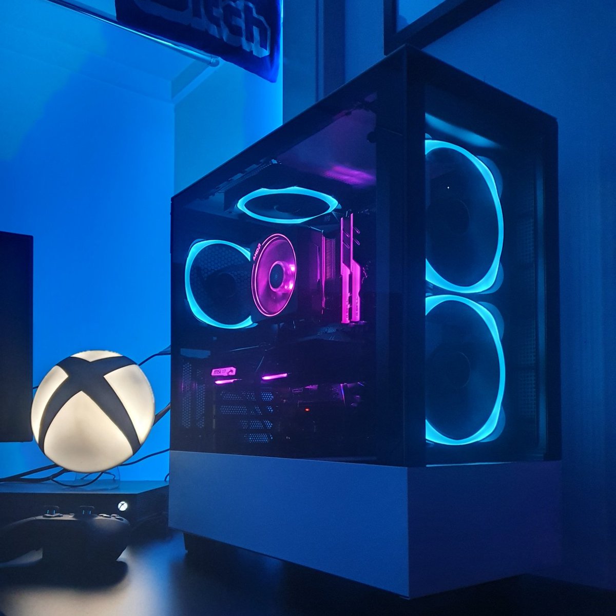 SacrificeEx's tweet photo. After a tough 24 months I recently decided to #invest in myself and I bought my first #pcsetup to repursue my passion of streaming. I'm excited to see what the future holds. Come check out my #stream on #twitch and show some support! #smallstreamer 

https://t.co/vtUNKCSYFL https://t.co/45zhFl8jsM