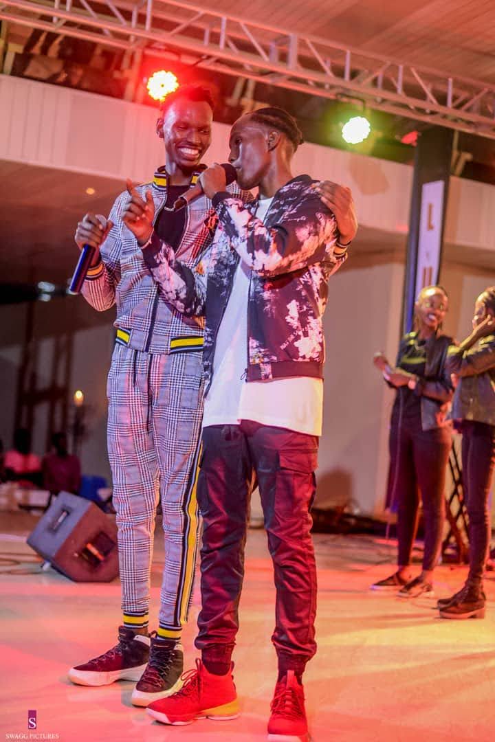 VictoriousTeam7's tweet photo. Isezerano rya kera cari igitutu c'ivyagire bize; yari intangamarara y'intebe y'imbabazi y'ukuri ariyo Yesu.Igitabo c'abaheburayo kimwita intebe y'ubuntu, iyo umuntu agiye kuriyo ntebe, yārengêye uguharigwa agera aho aronka inkomezi mu gihe gikwiye. https://t.co/PQXfosex3R