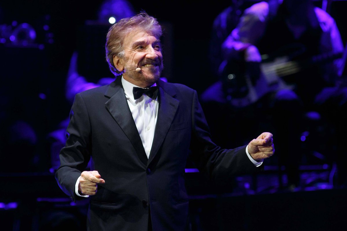 AuditoriumPdM's tweet photo. Abbiamo perso il conto di quante volte ci ha fatto ridere, abbiamo perso il conto di quante volte la sua voce ha riempito le nostre sale e i nostri spazi. Oggi diciamo addio a un grande attore, un Maestro, un artista totale, ma soprattutto un pezzo di Roma. Ciao #GigiProietti. https://t.co/Zbjxi4nM71