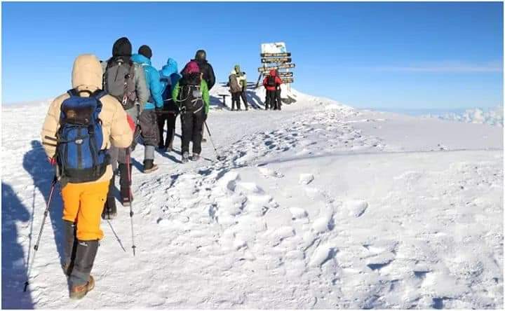 Every mountain top is within reach if you just keep climbing. The final ascend to Uhuru Peak (5895m) can be challenging and tough but tough won't last, the #experience does!

#kilimanjaroclimb #trekking #hiking #challenge #adventure #nature #camping #instagram #wanderlust #travel