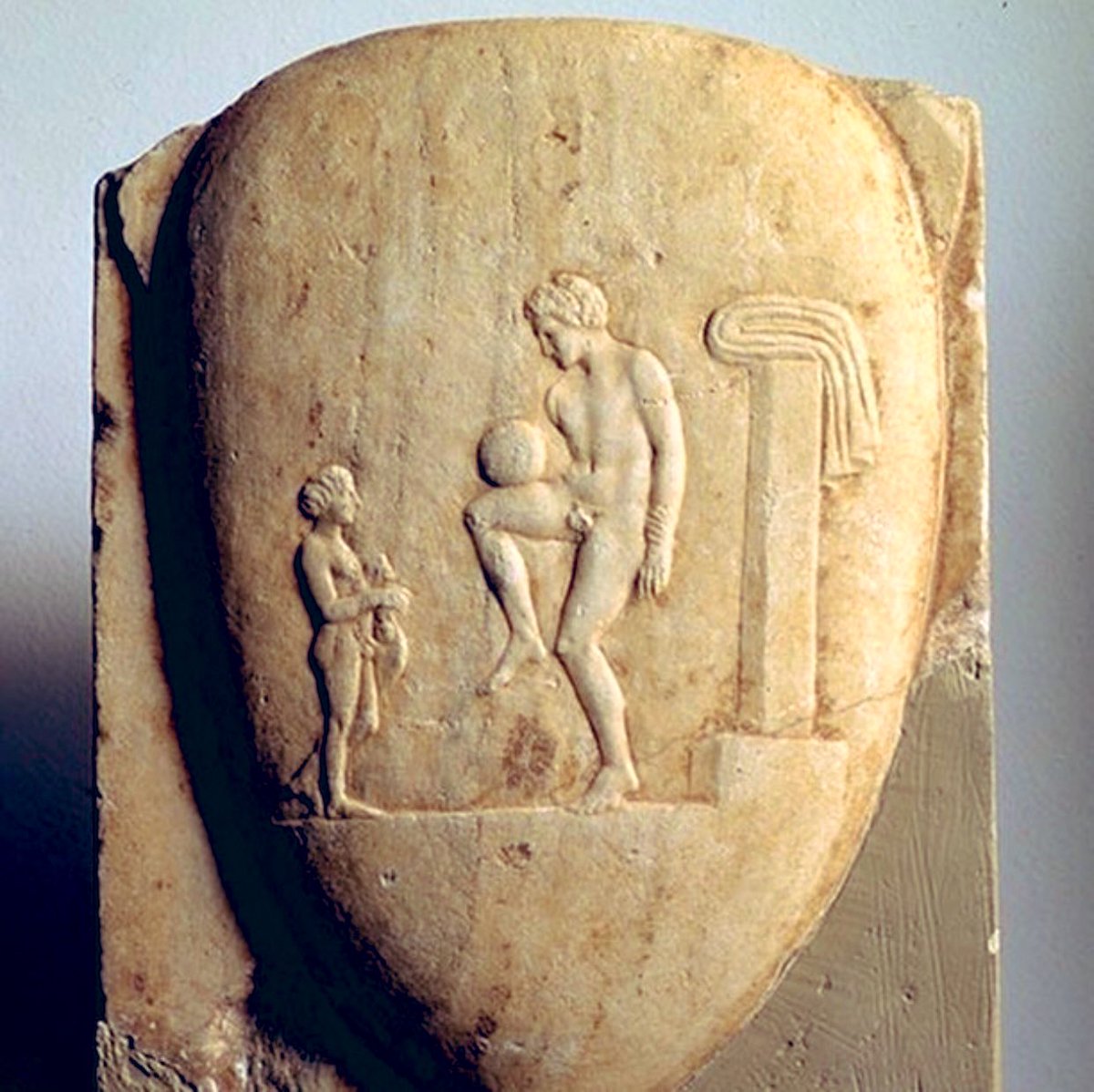 BerrettaLaura's tweet image. Salve!
Playing football is something we Romans have always loved!
Have good Monday Warriors!
#fightforthelight