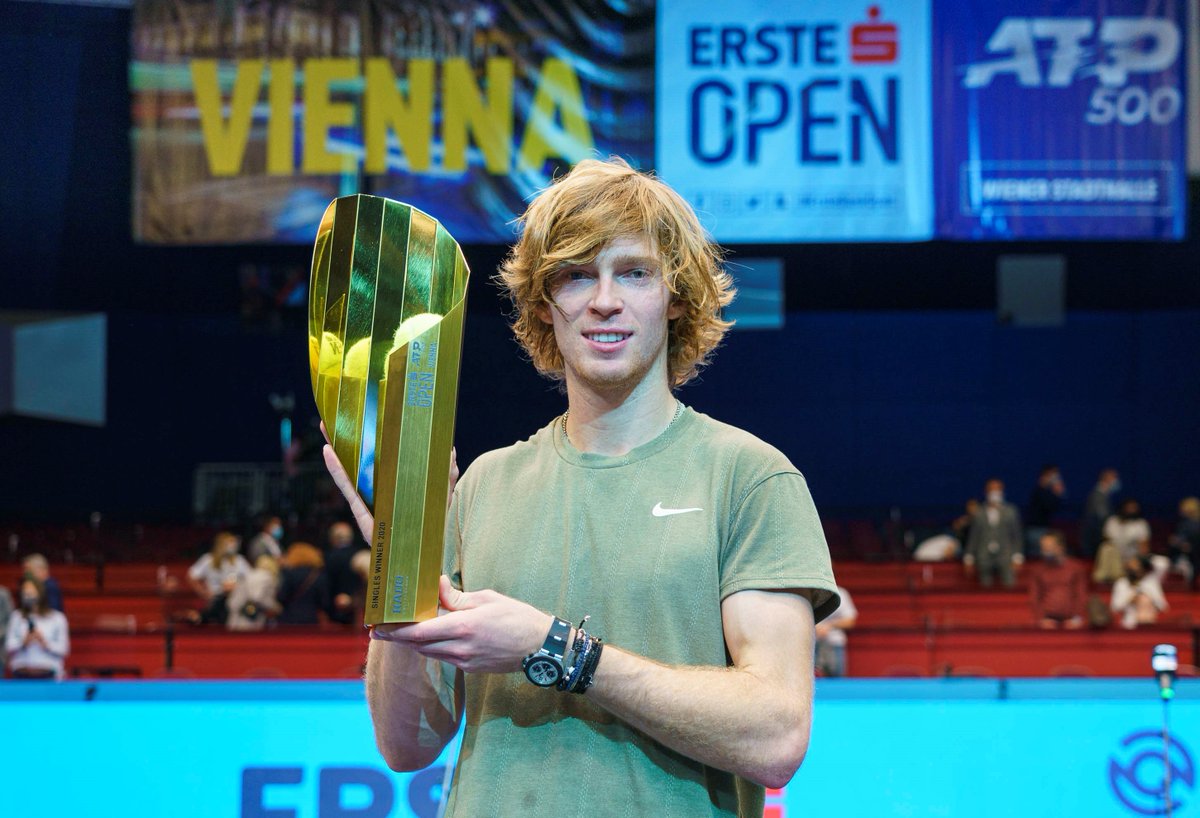 Vienna: un Rublev inarrestabile supera Sonego in finale e conquista il quinto trofeo stagionale press.russianews.it/press/vienna-u…
#atp #atptour #vienna #wien #erstebankopen #rublev #andreyrublev <a href="/ErsteBankOpen/">Erste Bank Open</a>  <a href="/AndreyRublev97/">Andrey Rublev</a>