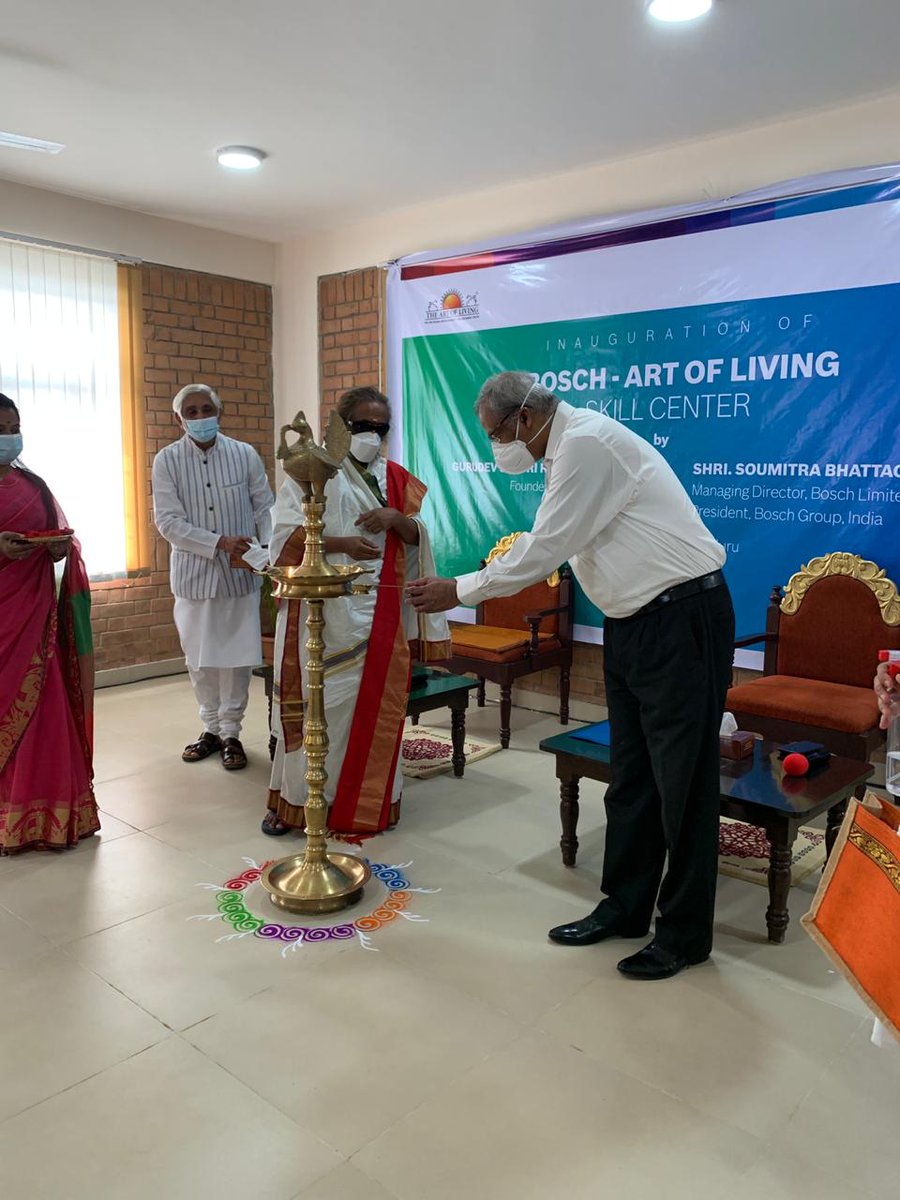 boschindia's tweet photo. Our eminent guests, @SriSri, Founder, The Art of Living 
@BangaloreAshram and Mr.@Bhatt_Soumitra, President &amp; MD – Bosch India were felicitated at the event. #BoschAOLSkillCenter #Launch #CenterOfExcellence #SkillIndia #Change #BetterLife 
@SriSriRDP https://t.co/Oy6cMpdIAy