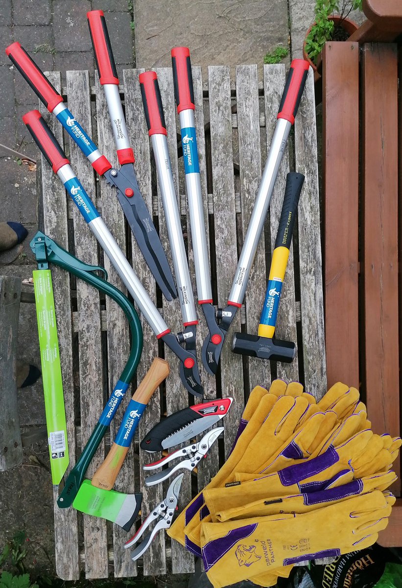 RoyateHillLNR's tweet image. It's been lovely this last month to be able to get out on the reserve to start implementing our new management plan and use our new tools funded by @HeritageFundUK and supplied by the brilliant @CothamHardware