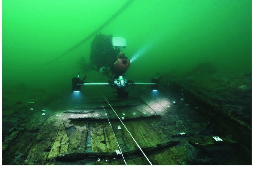 What exactly remains underwater in Abo Qir?Well, foundations of the two cities, columns, temples, ports... and the biggest and most preserved collection of boats and anchors in the world dating back to 6th cen BC, including 75 ancient boats, 3 being studied right now!