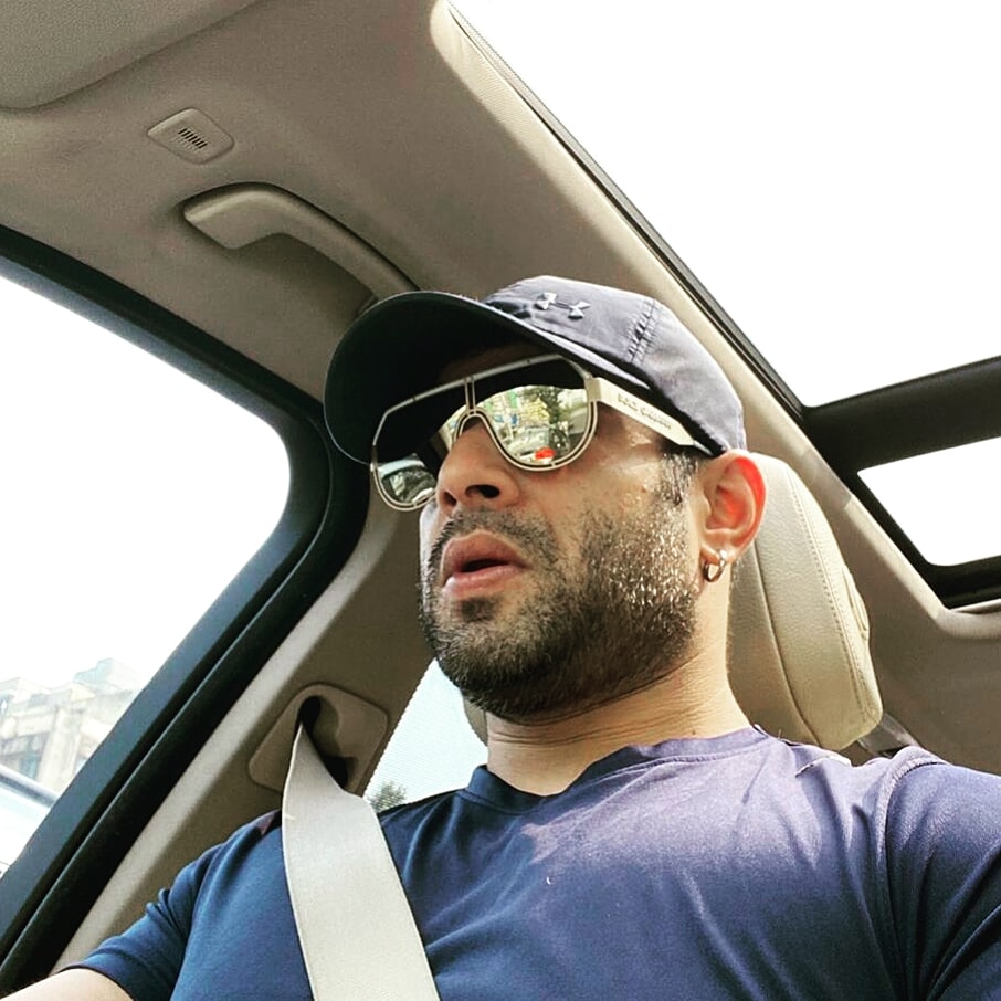 Sidkplovers1's tweet photo. "Challenges are what make life interesting, overcoming them is what makes them meaningful "
#KaranPatel โค๐ฅ๐ฏ
Letโs go, time to work towards getting the โOldโ Normal back ....... #LightsCameraAction #BornToAct #LiveToEntertain ....
@TheKaranPatel https://t.co/9h2tsUcQP1