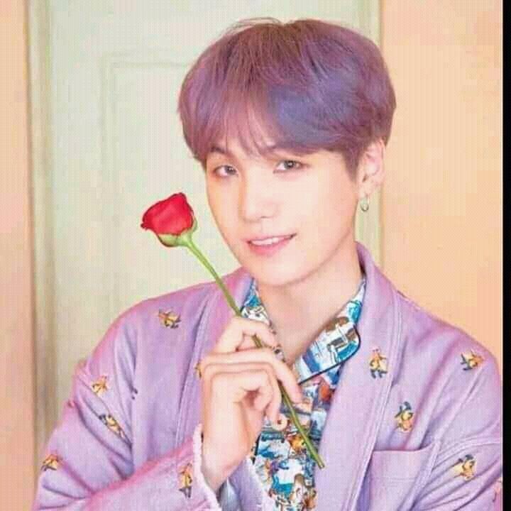 'เมื่อวานนี้ไต้ฝุ่นพัดถล่มฟิลิปปินส์ แต่มีคนเห็นอาร์มี่ยังถือรูปของยุนกิในระหว่างการอพยพ' 

'ปล่อยให้พายุทำลายทุกอย่าง แต่ไม่ใช่มินยุนกิ' รูปศักดิ์สิทธิ์🤣

©rmfairiee
Tran: raneshreza