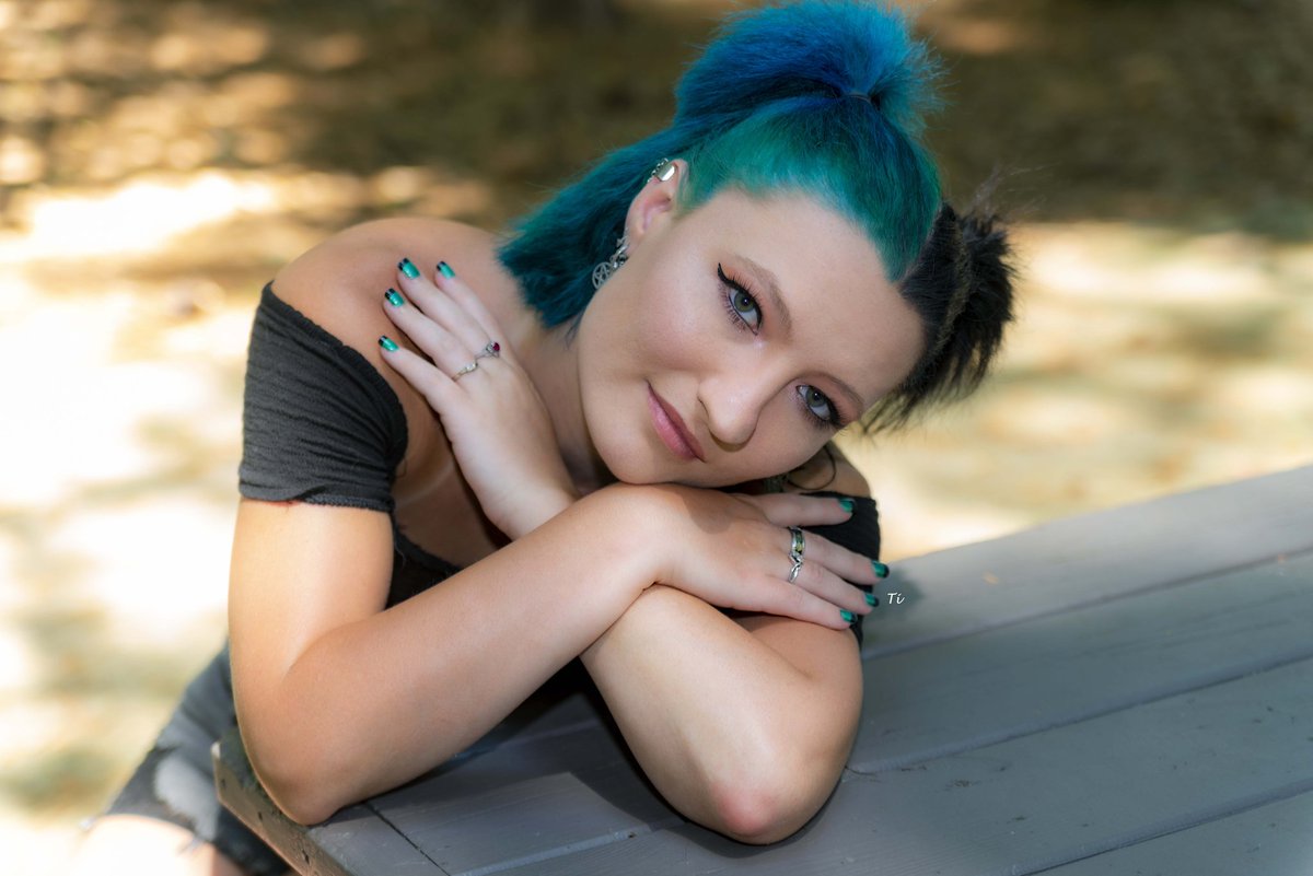 cat_osrs's tweet photo. I forget i have twitter sometimes.. Usually only post on instagram or in my discord.. So heres some highlights from an amazing Photoshoot I did with an up and coming photographer.. He makes me feel less like a potato 😍🖤 all pics are on instagram: kalico__cat https://t.co/GskDnzYTYs
