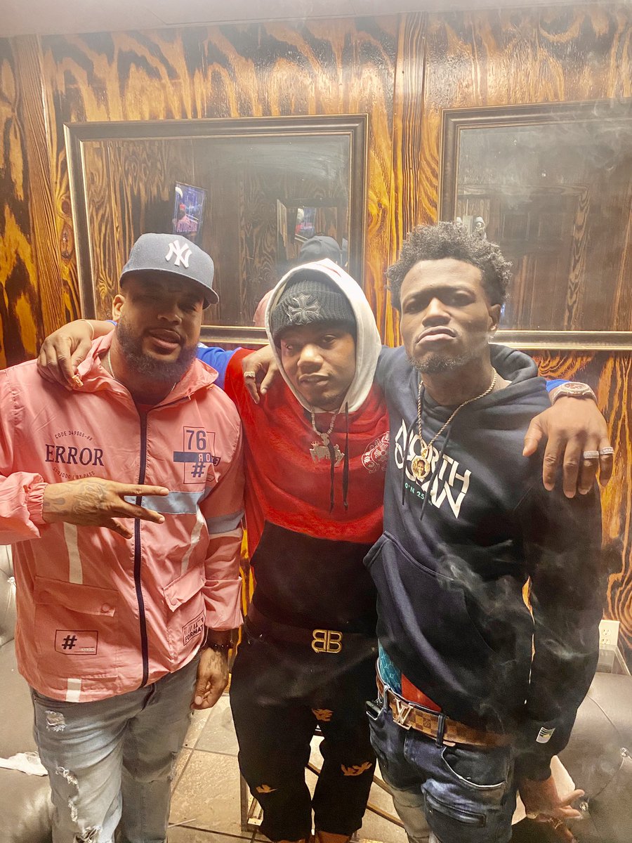 iamkebogotti's tweet photo. From SouthSide all the way to the WestSide SWATS... Three headed GOATS 🐐... Big S/O to @dcyoungfly u did ur thang my boi keep going... Salute @moneybag_mafia for showing love #RealSolid https://t.co/tFwZT2Ndqm