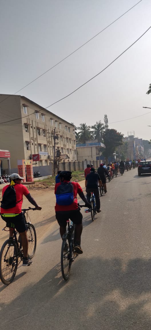 smartcitytumkur's tweet photo. A Drive that brings enthusiasm and a mirror of Confidence. Many joined the breakfast ride. A Memory of sharing the Joy of Kannada Rajyotsava. 
#Kannadarajyotsava #kannadarajyotsava2020 #cycles4change #changeTumakuru
@itdpindia @SmartCities_HUA @DULTBangalore @KUIDFCL https://t.co/TSYQXfRwBT