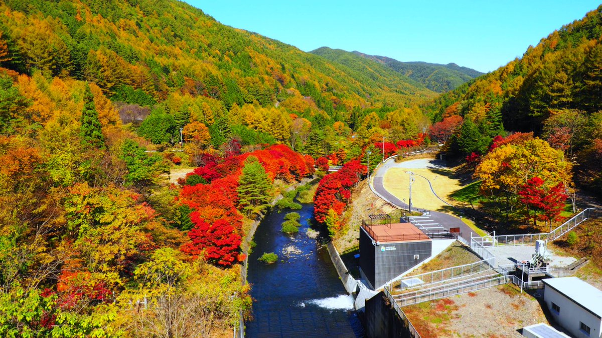 辰野町観光協会 横川渓谷の紅葉が見ごろとなっております 色とりどりの紅葉をお楽しみください 写真は 昨日行われた横川渓谷トレッキングの様子です 蛇石から三級の滝まで片道約3 7キロの往復のコースです 横川ダムからの眺めも最高 辰野町観光協会 横川渓谷の紅葉が見ごろとなっております 色とりどりの紅葉をお楽しみください 写真は 昨日行われた横川渓谷トレッキングの様子です 蛇石から三級の滝まで片道約3 7キロの往復のコースです 横川ダムからの眺めも最高