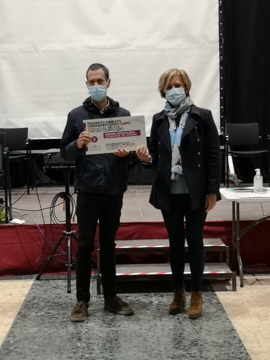 radio_vitoria's tweet photo. .@LabeanEuskadi da sus primeros frutos
@PoblartePodcast
#Kudea >Go!
#JALASIERRA Junta Administrativa de #Lasierra
@AnanakoKuadrila @MontanAlavesa
🎙️ #Herrian @AcoaAke
https://t.co/uo2YFEQlrE https://t.co/wVIucAAoVX