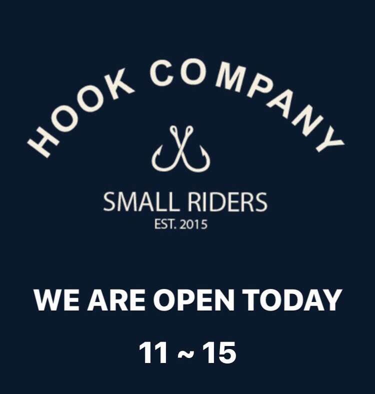 We are open! 😄
HOOK
C/Santa Teresa 12
Horario: 11 a 15
#Salesas en #Madrid 
Moda para chico, hecha en España y sostenible.
Fabricamos para que dure.
#modasostenible