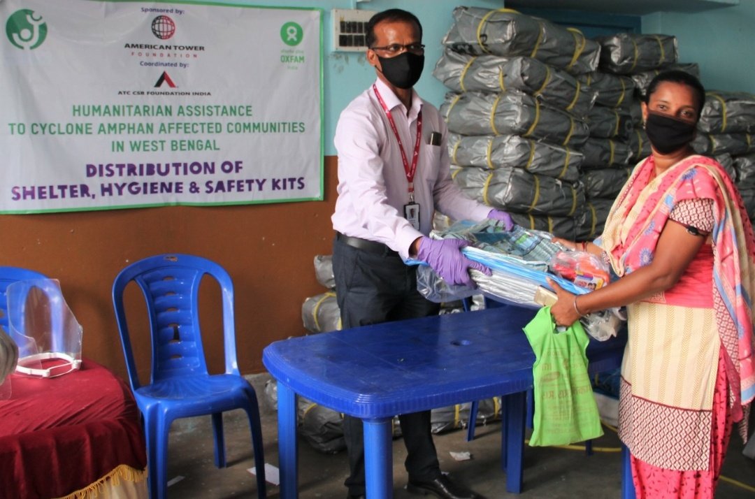 OxfamIndia's tweet photo. Rebuilding lives one day at a time๐ผ
With #AmericanTowerFoundation we supported over 5000 most vulnerable people with shelter & hygiene kits, who were hit by disastrous #CycloneAmphan in #South24Parganas in #WestBengal.
#ATCIndia #ATCCSRFoundationIndia #AmericanTowerCorporation https://t.co/AR562j6ZAU