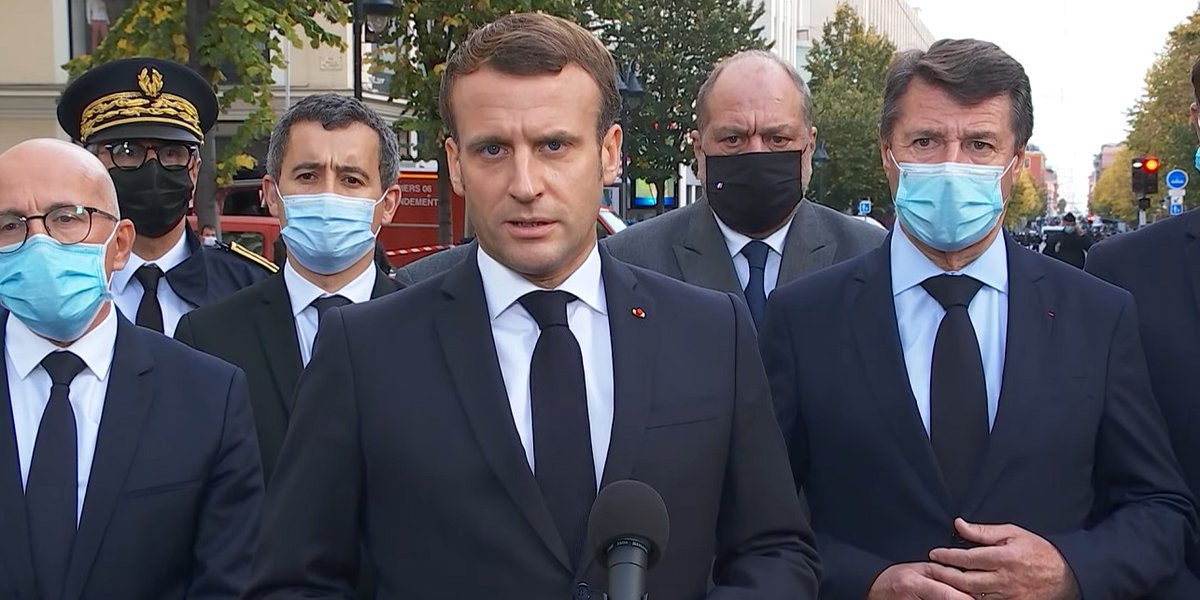 En una entrevista a Die Welt, el Ministro de Exteriores de Emiratos Árabes Unidos ha mostrado su apoyo a Emmanuel Macron. "Hay que escuchar lo que de verdad dijo Macron,no quiere la guetización de los musulmanes en Occidente y tiene toda la razón".