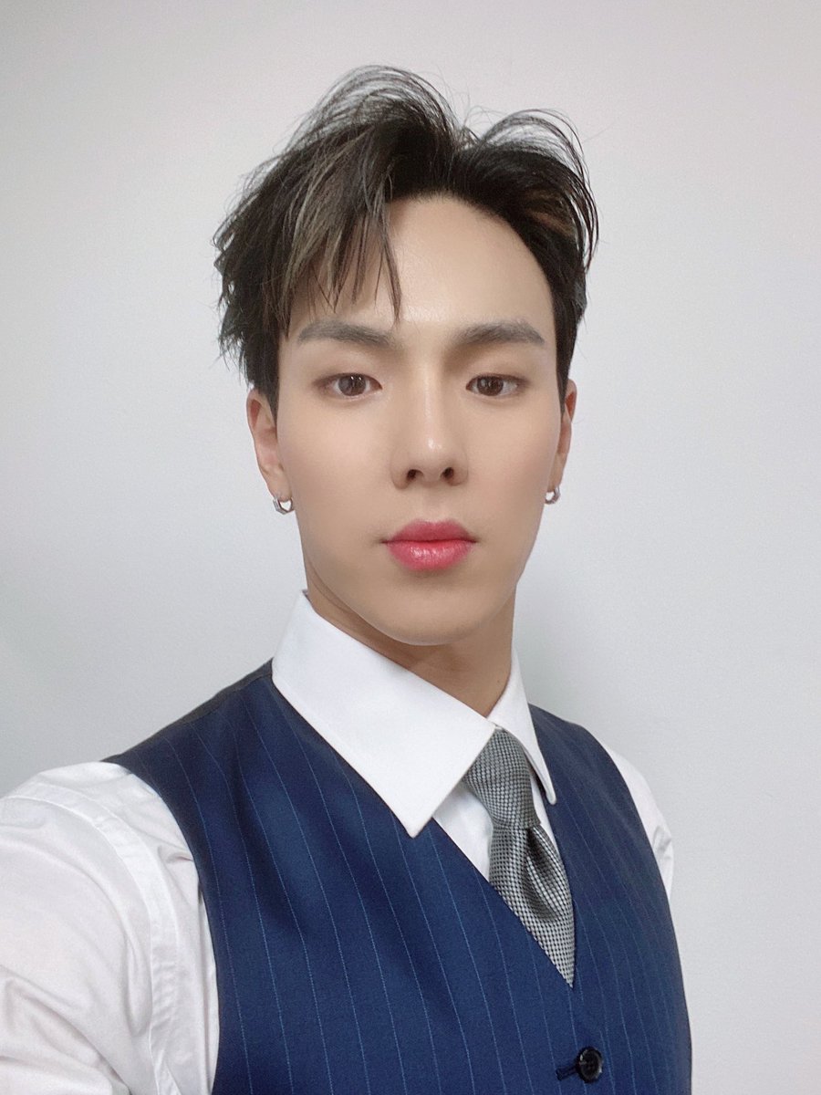 OfficialMONSTAX's tweet image. 좀 이따 만나요 #셔누