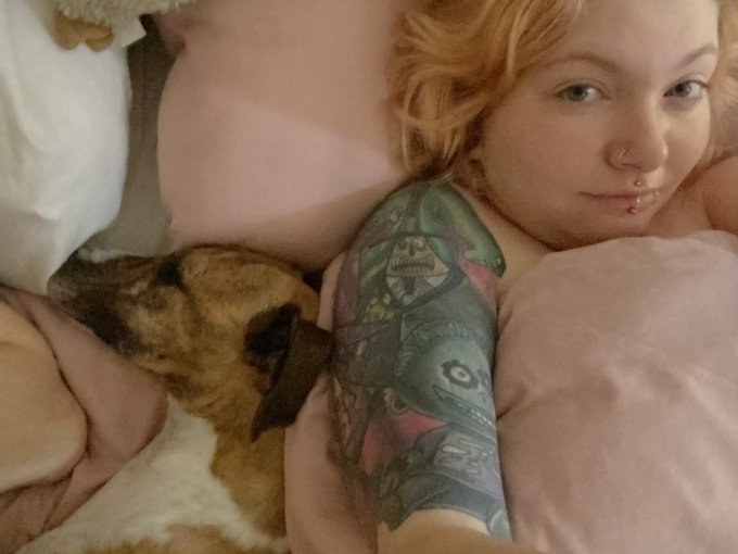 He&rsquo;s sleep borking next to me 💕💕 https://t.co/bHKlrrVvY8
