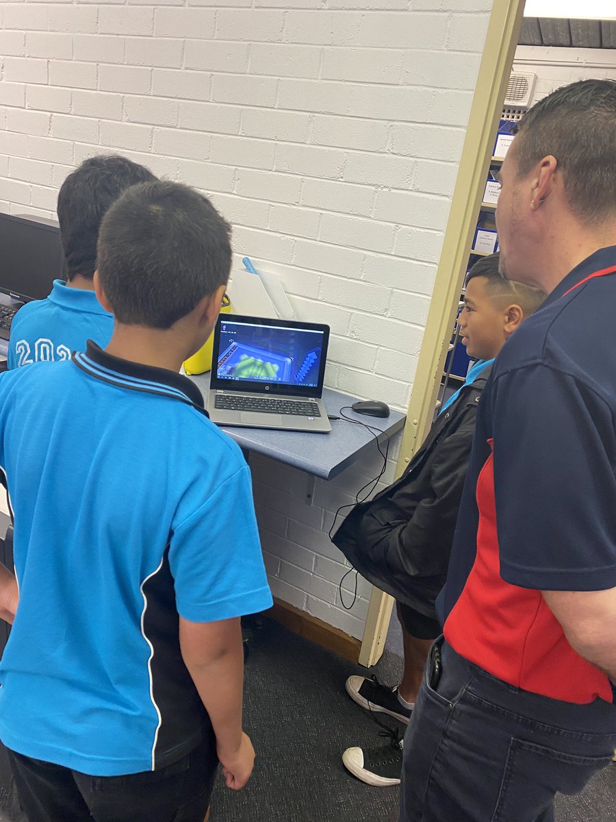 PSGlenwood's tweet image. This stage 3 team were very excited to share their Optus Stadium Minecraft project today with Computer Craig our technology guru. A virtual tour is coming soon. @WebtekMediaOz