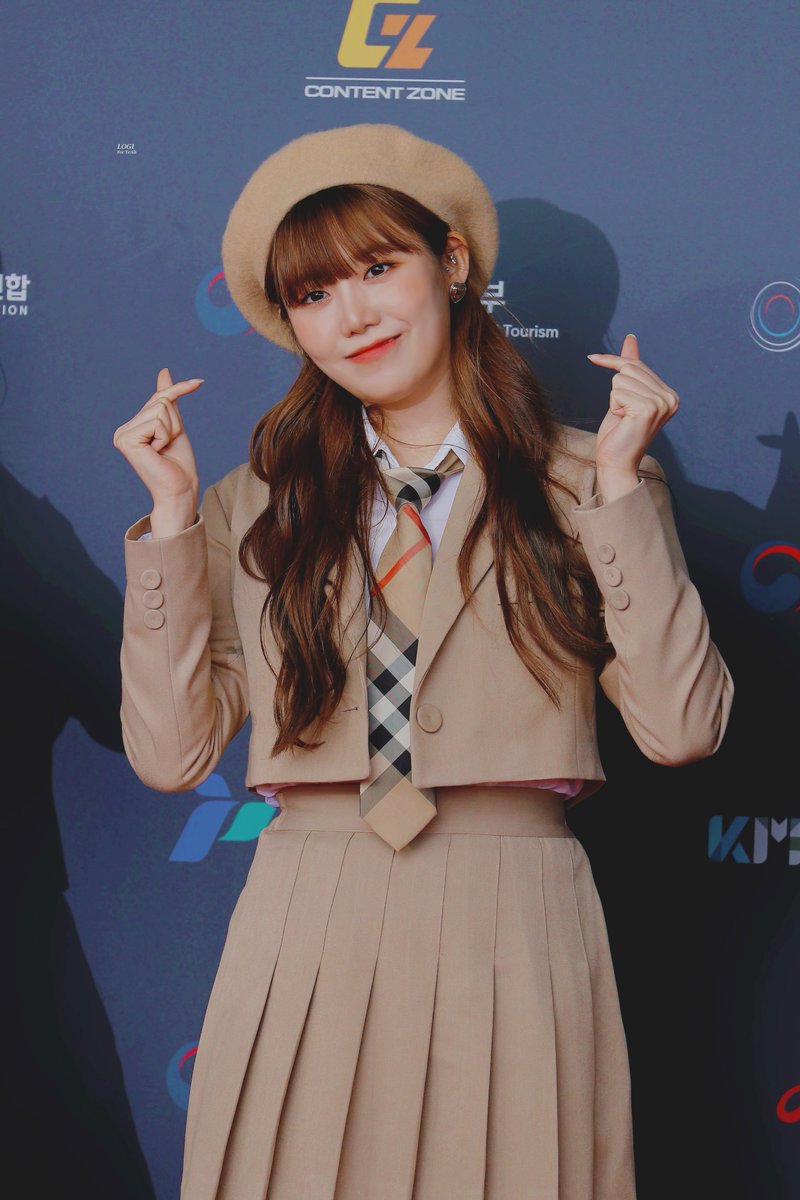 LOGIYEAH's tweet photo. 201031 KMDF 포토월

다람쥐 요정님🐿

#시그니처 #예아 https://t.co/X7SVpkCS1w