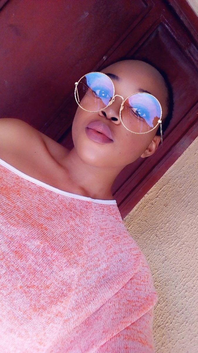 Jessylovesagro's tweet photo. Hello Monday... 

#HiKiddwaya #AwardWinningErica #Madeinlagos #AbujaTwitterCommunity https://t.co/3aHCPQ43LN