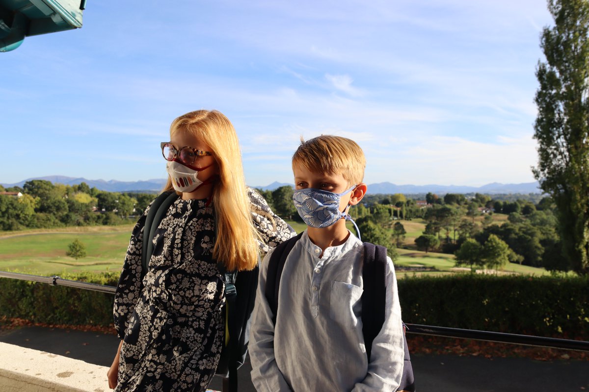 Bon courage à tous les enfants pour cette nouvelle rentrée d'Automne masquée ! ✨🌿
Des masques petite taille joliment imprimés sont disponibles sur notre site : bit.ly/320Lv5J
#masques #enfants #rentreenovembre