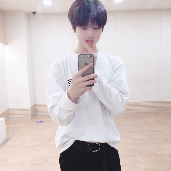 mcndtoday's tweet photo. [IG TRAD] (1/2)

 [#Minjae] ¡200 días desde que conocimos a Gem! 
Reuniremos 2000, 20000 días 💎💎

@McndOfficial_ #MCND https://t.co/bfVa28AMEl