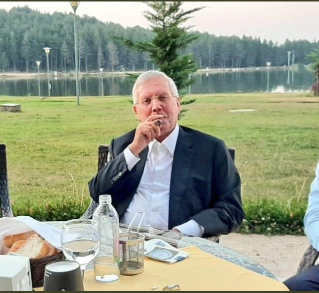 DemirkanKader's tweet photo. Nice sağlıklı yıllara Canım Başkan ım #MutluYıllarAzizYıldırım 💛💙 https://t.co/MyL6Ba7ikq