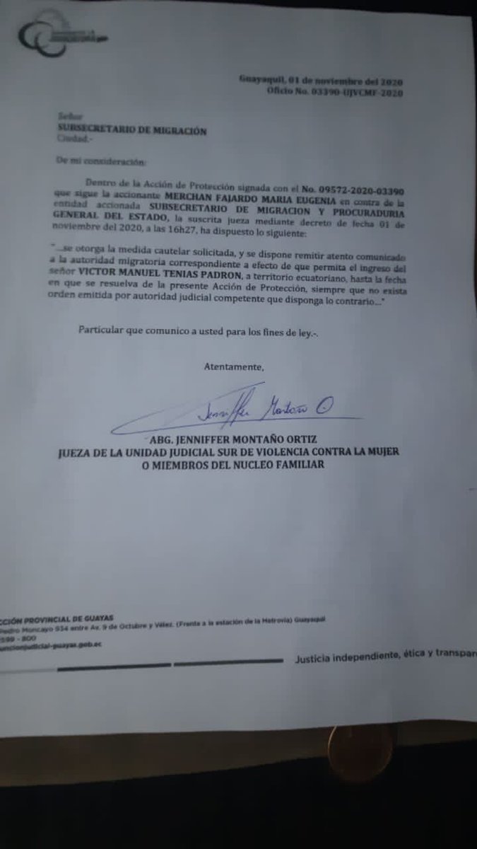chefvictortp's tweet photo. @soyfdelrincon por favor necesito difundir mi historia. Visa temporal expiró durante estado de emergencia estando fuera de ecuador. Con una medida cautelar constitucional migraciones se niega a recibirla y dejarme ingresar a ver a mi familia ecuatoriana 2 días en el aeropuerto https://t.co/rNjyeOLWXD