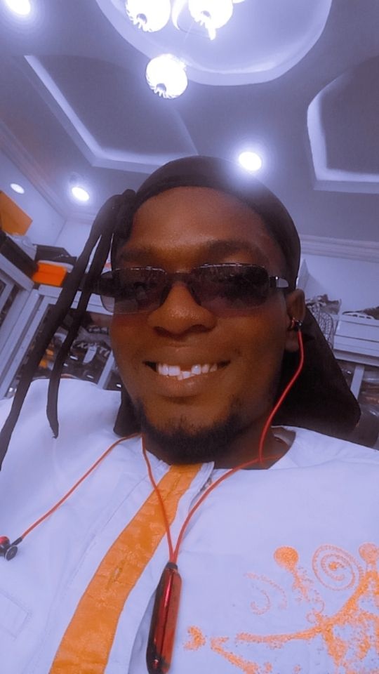 MichaelAlinta's tweet photo. ❤+💡
Am single nd searching.....
Let get know each other....slide in to my DM...it open😎😎😎
#EndSARS #OPPOxLaycon 
#DowningStreetBriefing 
#ShockYouByZumah https://t.co/AL8eIdzvdv
