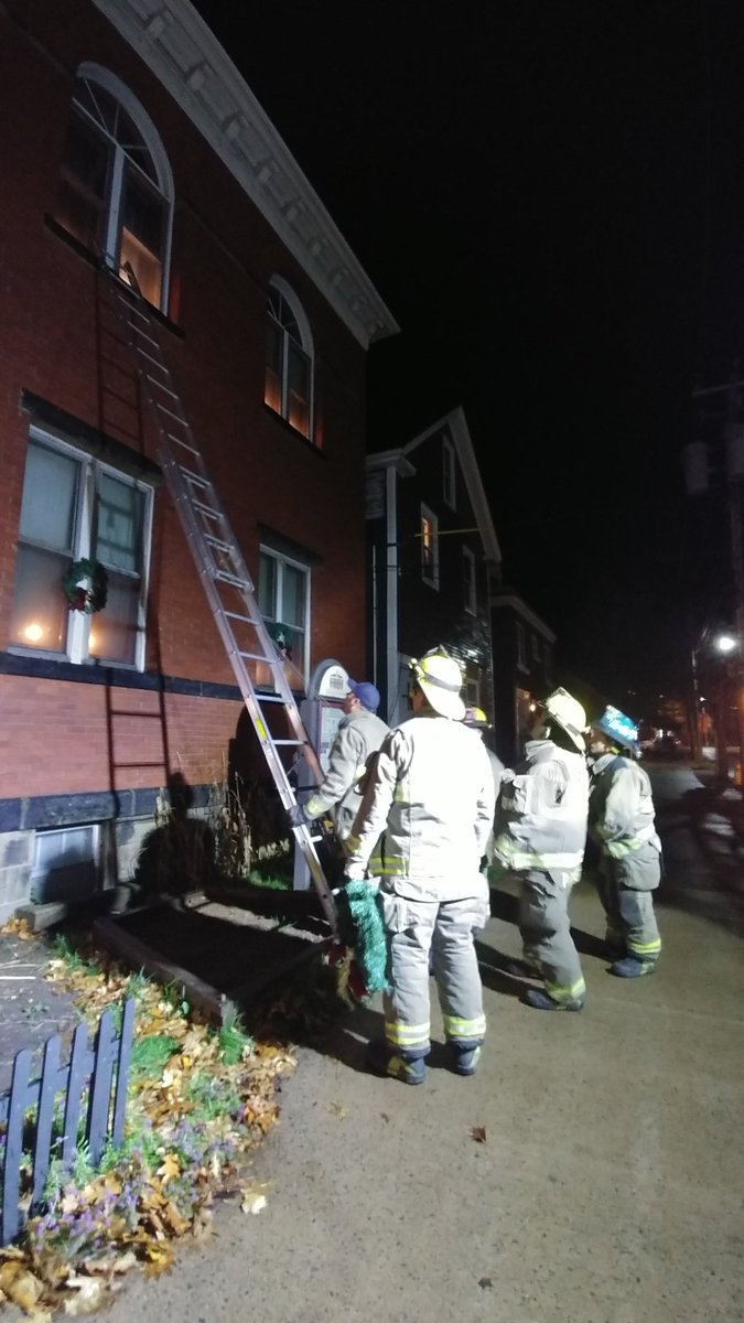 The annual hanging of the wreaths..thank you Kentville Fire Department!