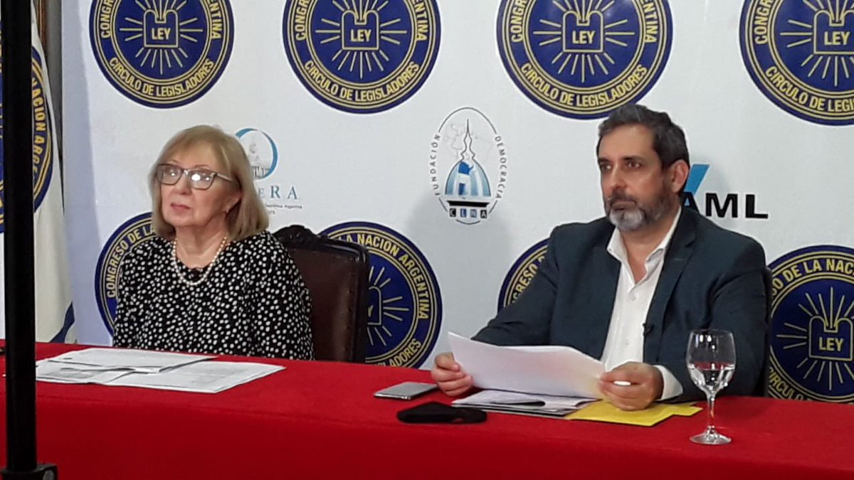 uni_moron's tweet photo. En el marco de la actividad "Cambio de Roles", en la conformación de Comisiones y sesión plenaria, el Bloque de la Universidad de Morón, junto con 6 Bloques más, logró dictamen de mayoría en el Proyecto de Ley sobre Inteligencia Artificial presentado por el Bloque en la HCDN. https://t.co/rGV1fg0OK0