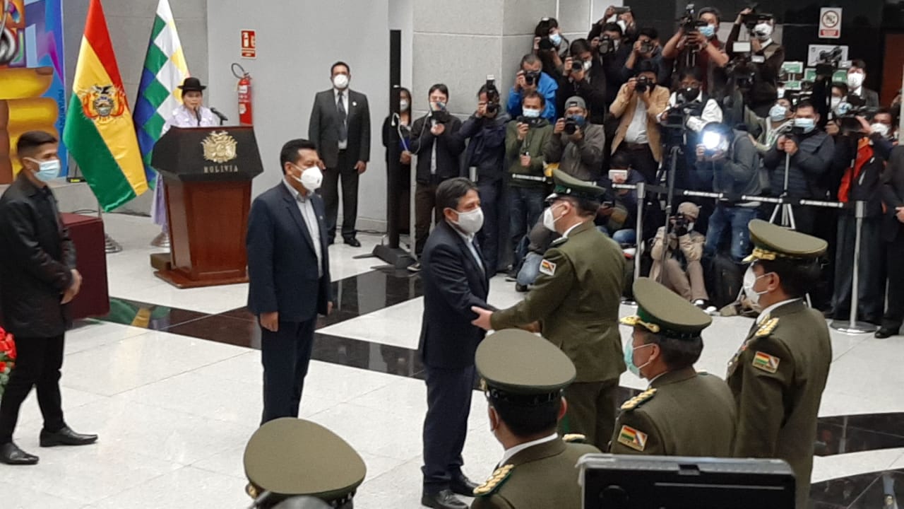 Em 4c2TWMAANtXc?format=jpg&name=large