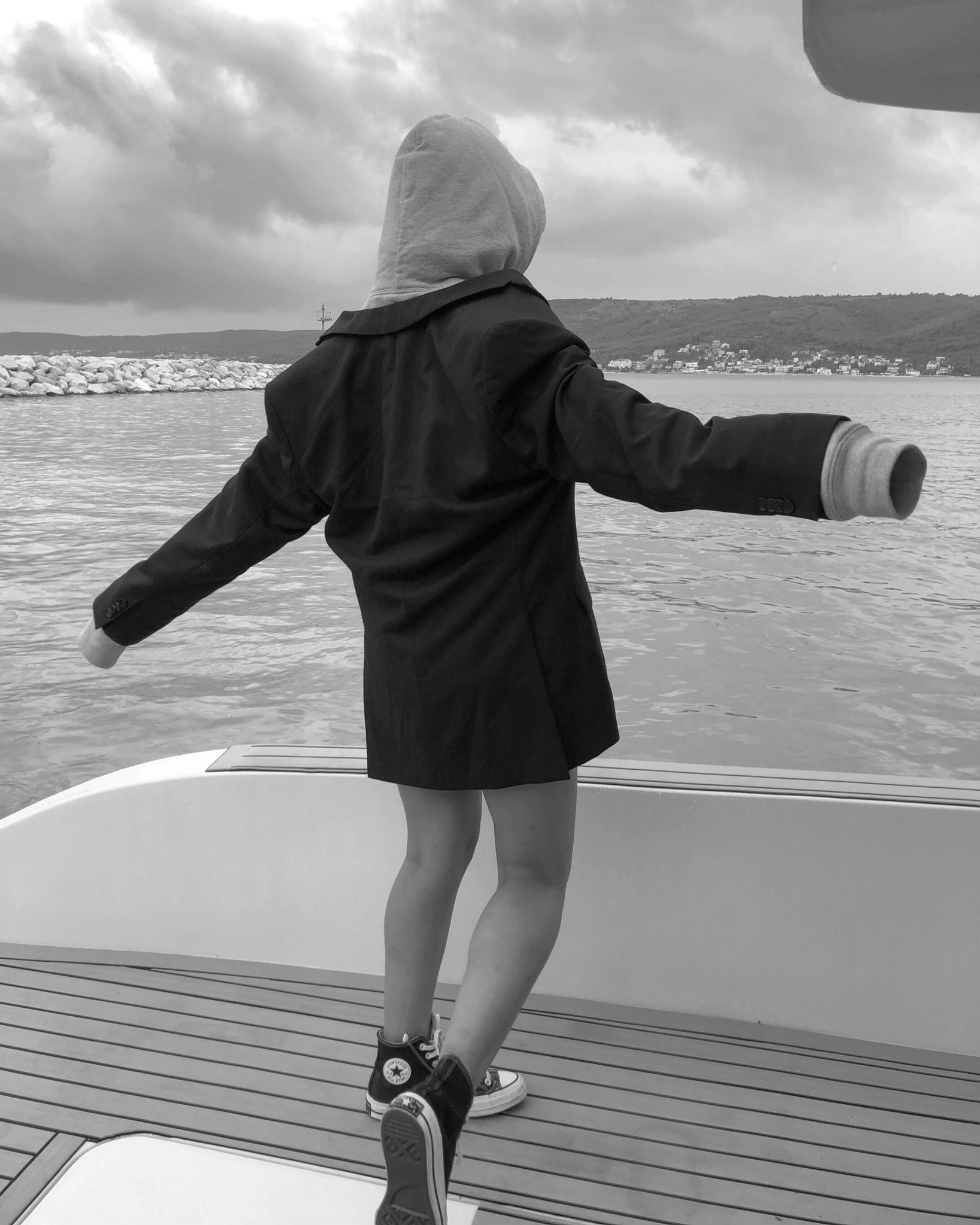 TW Pornstars - Bootsthefeline. Twitter. out here vibing— looking for a