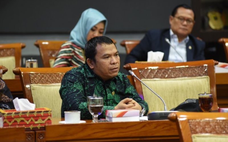 Harian_Jogja's tweet photo. Politikus PKB Siap Bantu Musisi Bayar Denda Rp50 Juta Jika Mau Konser https://t.co/acgiw3YRac #beritajogja #jogja #jogjaistimewa https://t.co/LufoEYD3bW