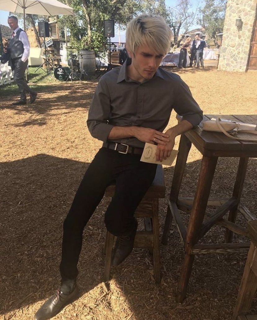 pictures of awsten that should be illegala thread