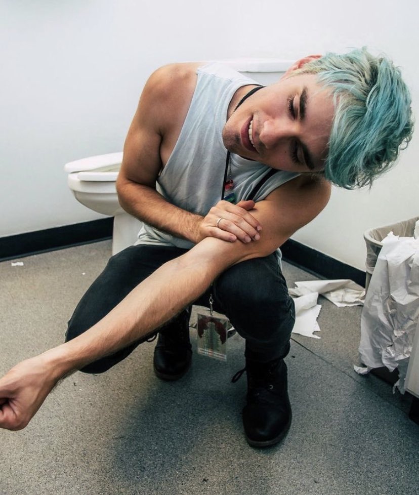 pictures of awsten that should be illegala thread