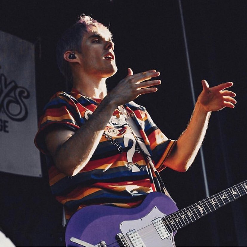 pictures of awsten that should be illegala thread