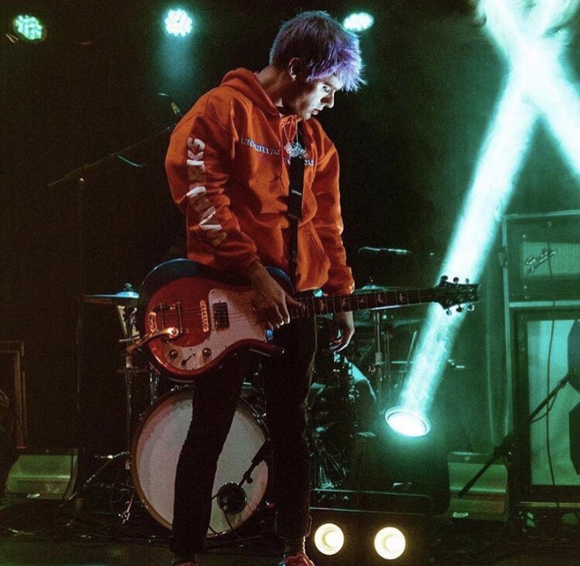pictures of awsten that should be illegala thread