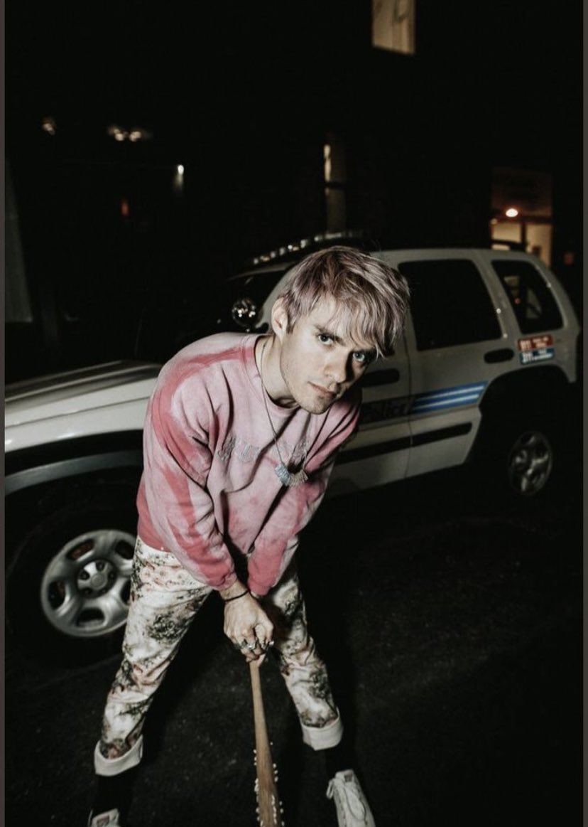 pictures of awsten that should be illegala thread